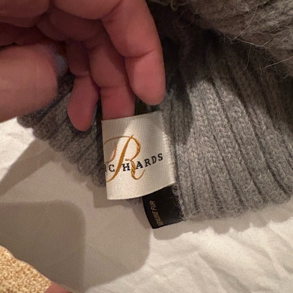 Linda Richard ha-11 grey fur Pom Pom hat beanie - Picture 4 of 7